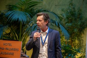 Photo: Pierre Schoeffel | Orateur: José Mettraux (Groupe E)